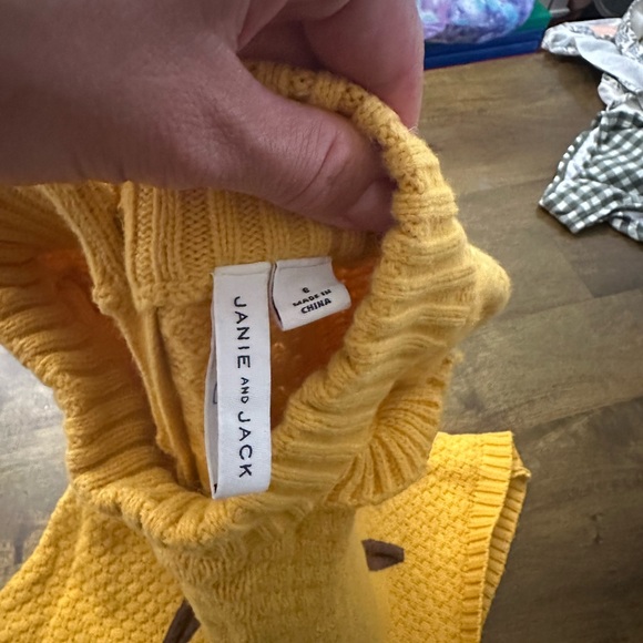 Yellow Janie and Jack poncho size 6 - Picture 2 of 2